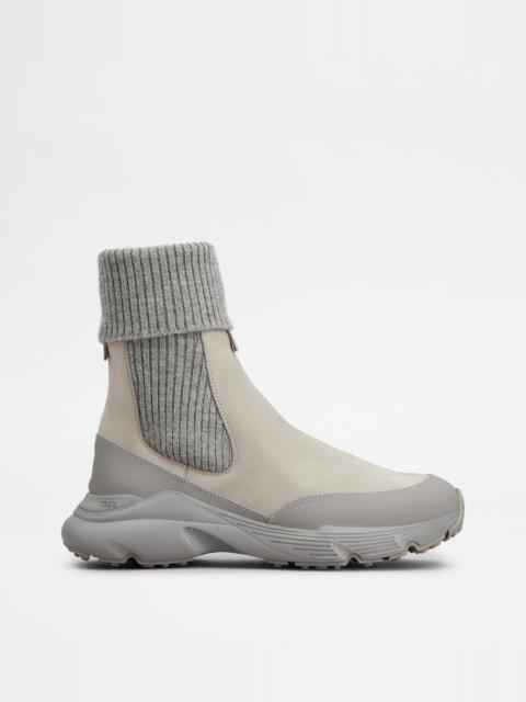 CHELSEA BOOTS IN NUBUCK AND KNIT - GREY