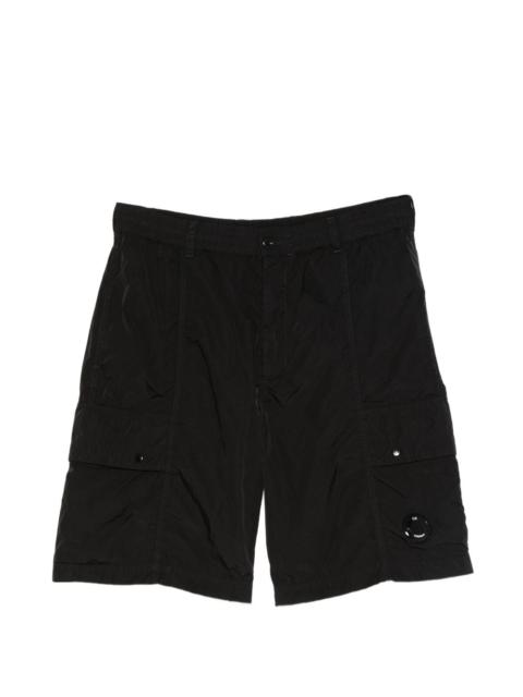 multiple-pockets cargo shorts