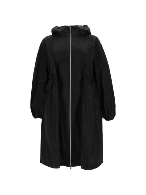 zip-fastening coat
