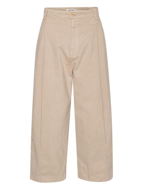 pleated trousers