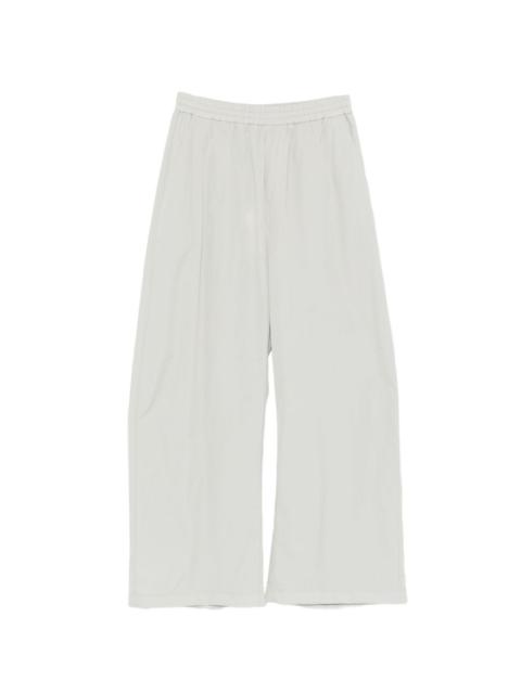 elasticated-waist trousers