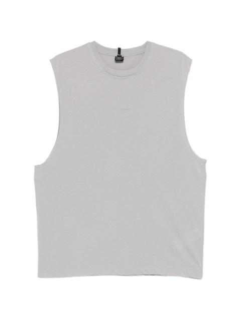sleeveless top