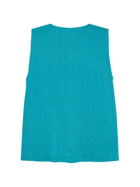 sleeveless top
