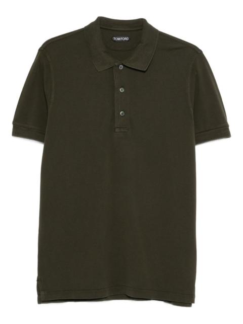 button-fastening polo shirt