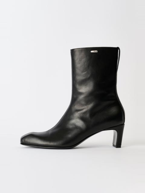 Karasu Heel Black Tensile Cattle Hide