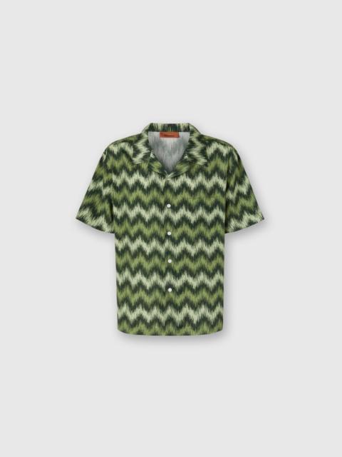 Bowling shirt in zig zag viscose printed with disturbed frequency