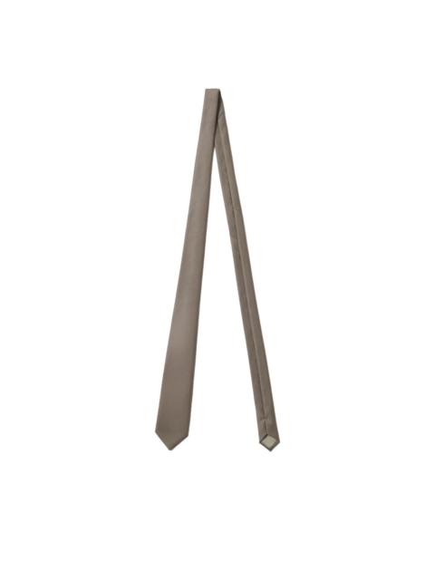 pointed-tip tie
