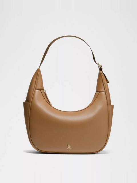 City Essentials Shoulder Bag 4L *Smooth Leather Alternative