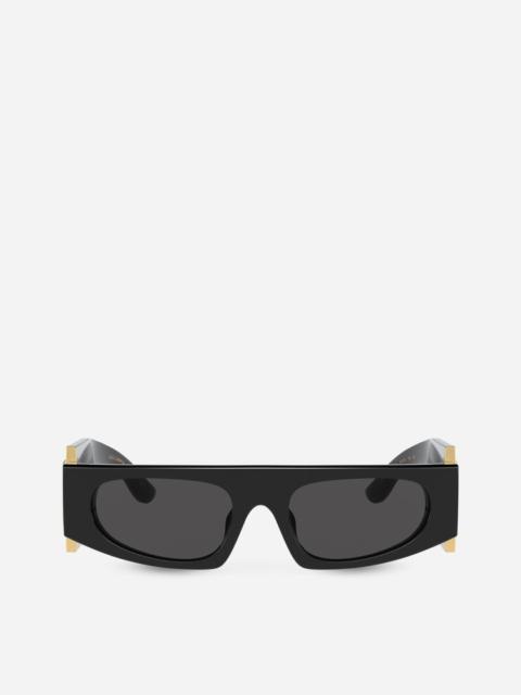 DG crossed sunglasses