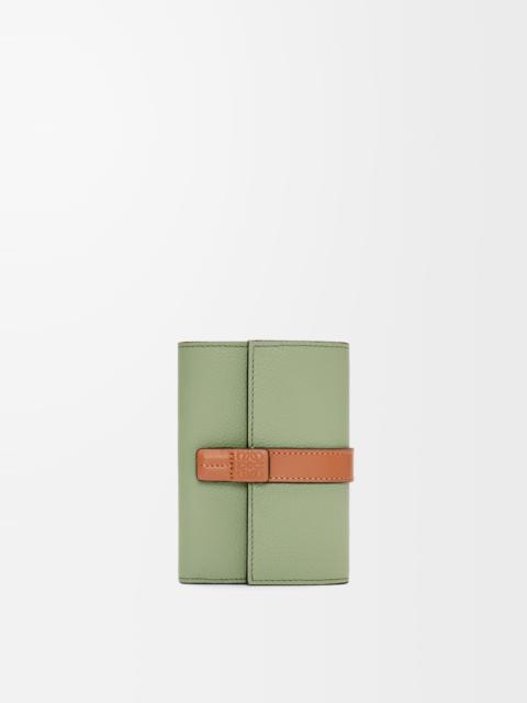 Small vertical wallet in soft grained calfskin