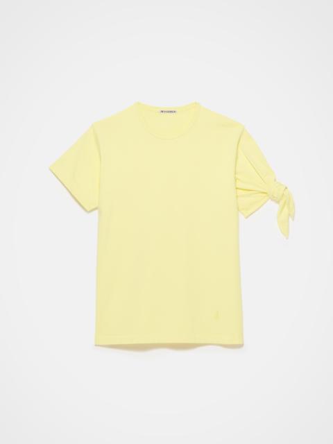 KNOTTED SLEEVE T-SHIRT IN YELLOW