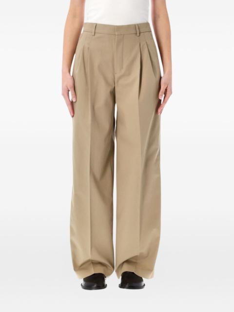 pleated trousers