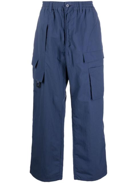wide-leg cargo trousers