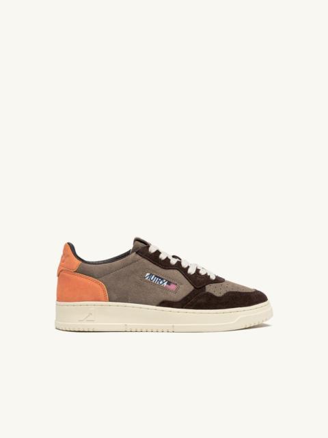 MEDALIST LOW SNEAKERS IN TRICOLOR BROWN FANTA AND MOKA SUEDE