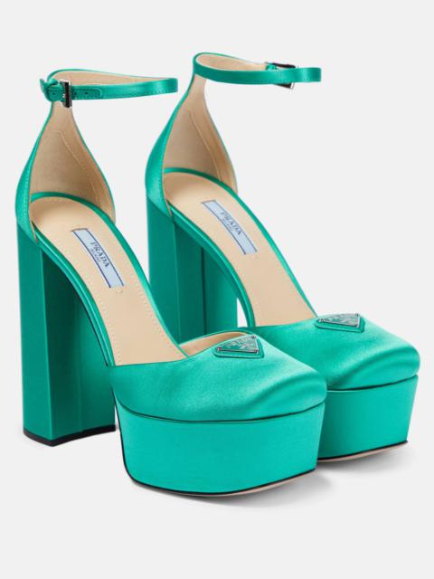 Satin platform pumps