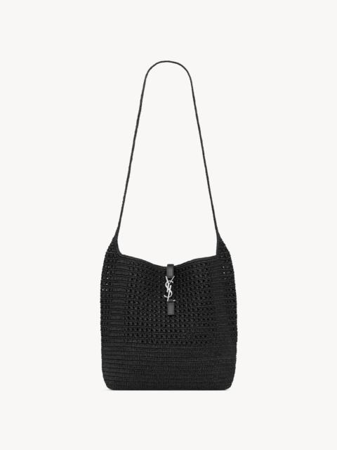 LE 5 À 7 MEDIUM TOTE IN RAFFIA