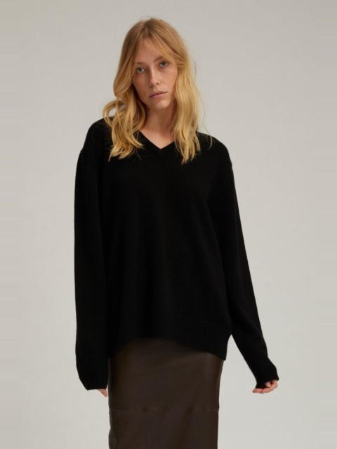 BLACK CASHMERE V-NECK BOYFRIEND SWEATER