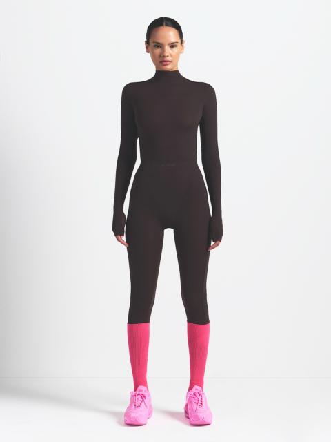 NikeSKIMS Weightless Layers Women's High-Waisted V-Panel Leggings