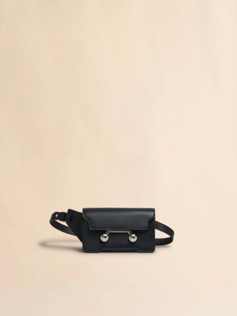 BLACK LEATHER TRUNKAROO CROSSBODY BAG