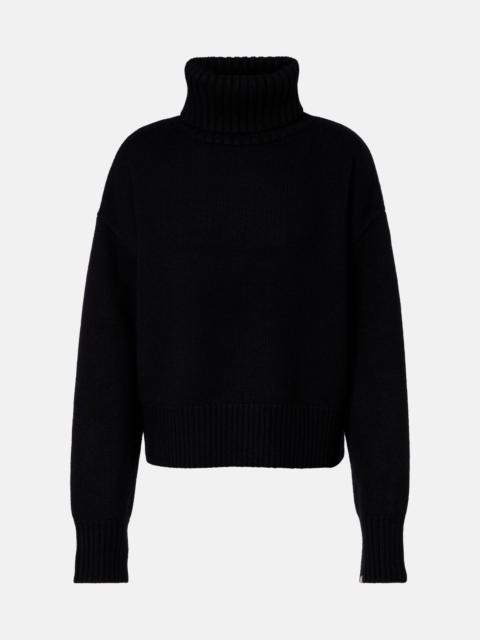 N°434 cashmere turtleneck sweater