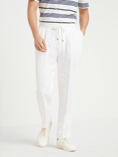 Garment-dyed leisure fit trousers in linen gabardine with drawstring and double pleats
