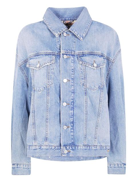 button-fastening denim jacket