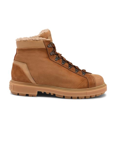 Men’s brown nubuck hiking boot