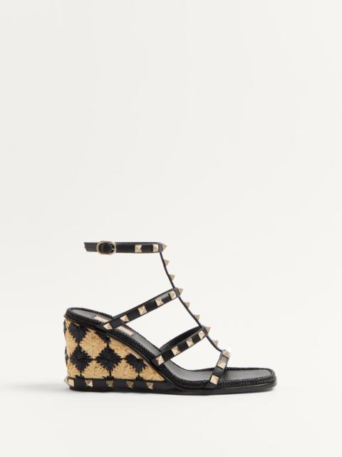 ROCKSTUD WEDGE SANDAL IN CALFSKIN WITH CHECK EMBROIDERY 80MM