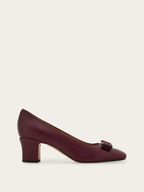 Vara bow block heel pump