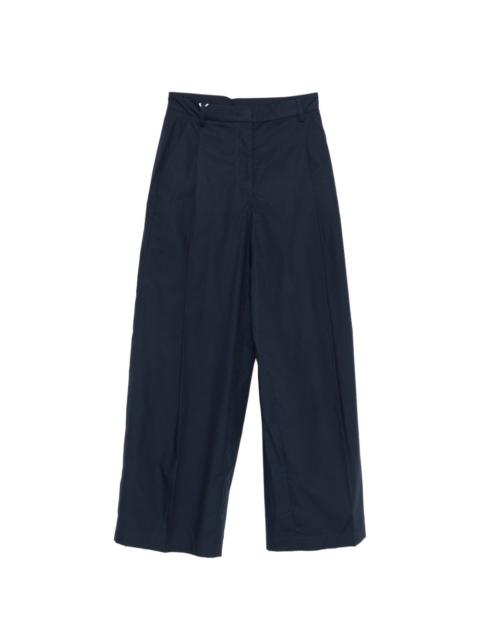 pleated trousers
