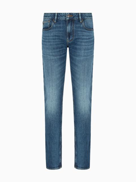 J06 SLIM-FIT, WASHED DENIM JEANS