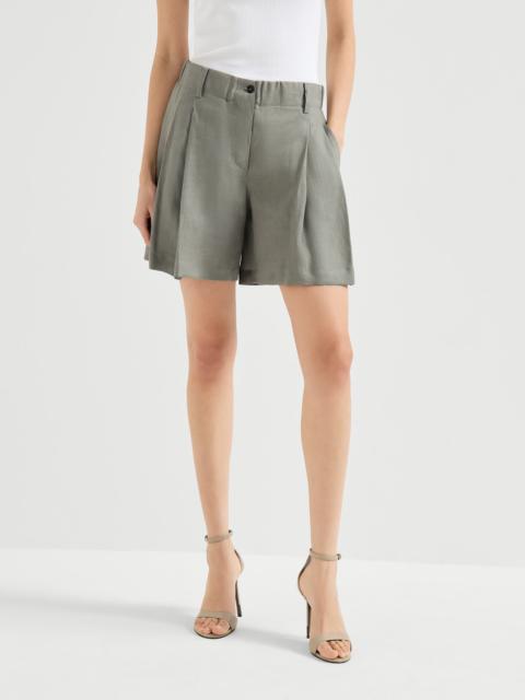 Linen shorts with drawstring and pleats