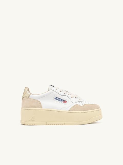 MEDALIST PLATFORM SNEAKERS IN WHITE AND PLATINUM SUEDE AND LEATHER