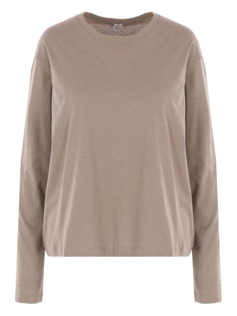 long-sleeved T-shirt