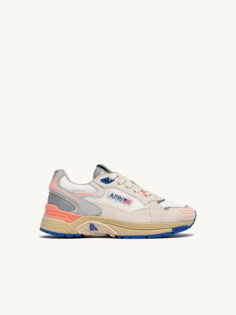 HYPERWAY SNEAKERS IN WHITE AND PEACH PINK MESH AND SUEDE