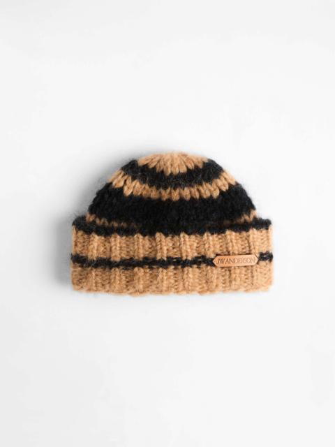STRIPED BEANIE HAT IN BLACK
