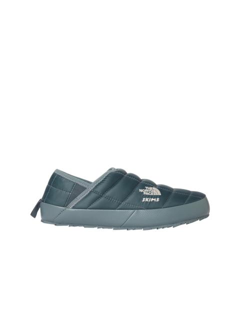 x SKIMS Thermoball Traction V Mule
