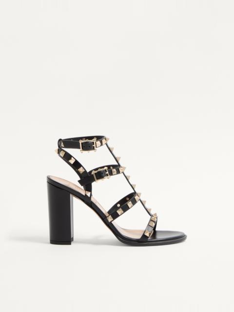 ROCKSTUD ANKLE STRAP SANDAL 90 MM