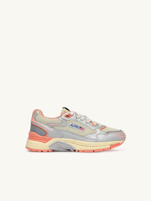 HYPERWAY SNEAKERS IN SILVER ASPARAGUS AND PEACH PINK SYNTHETIC LEATHER AND MESH
