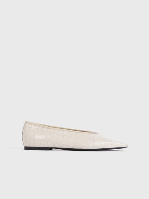 Minimalist croco-embossed ballerinas oyster