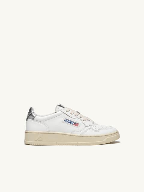 MEDALIST LOW SNEAKERS IN WHITE AND SILVER LEATHER