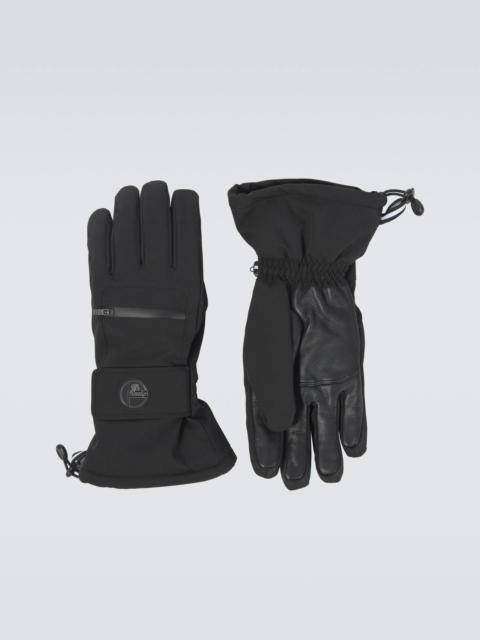 Peak ski gloves
