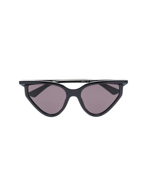 Rim cat-eye sunglasses