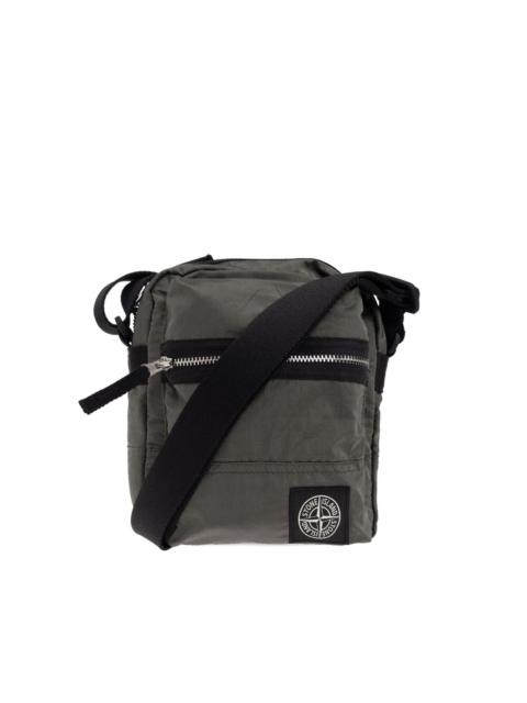zip-fastening messenger bag