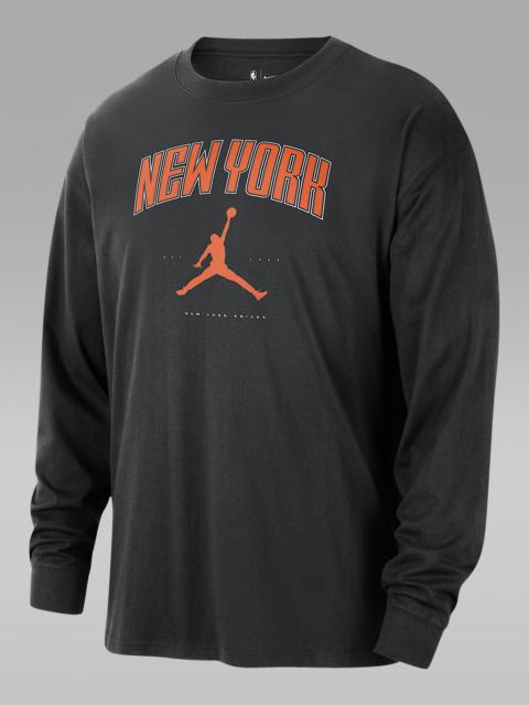 New York Knicks Essential Men's Jordan NBA Long-Sleeve T-Shirt