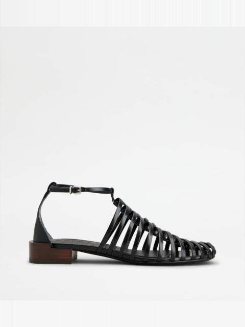 SANDALS IN LEATHER - BLACK