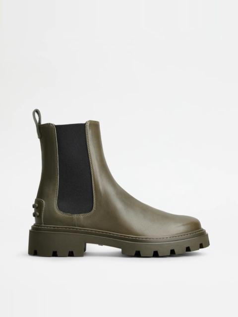 TOD'S CHELSEA BOOTS IN LEATHER - GREEN