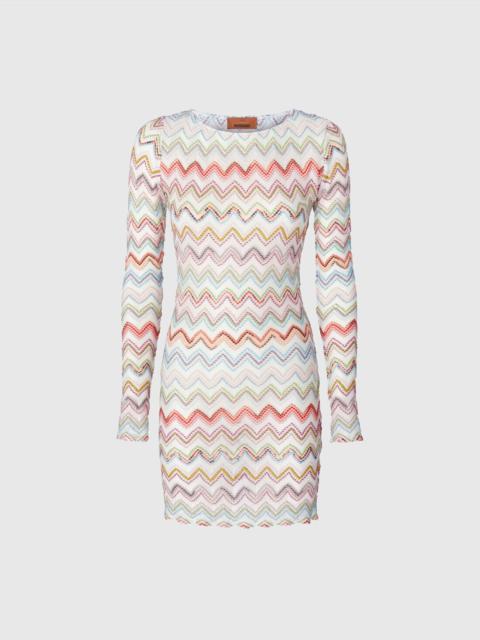 Short cover-up dress with zig zag lamé 3D