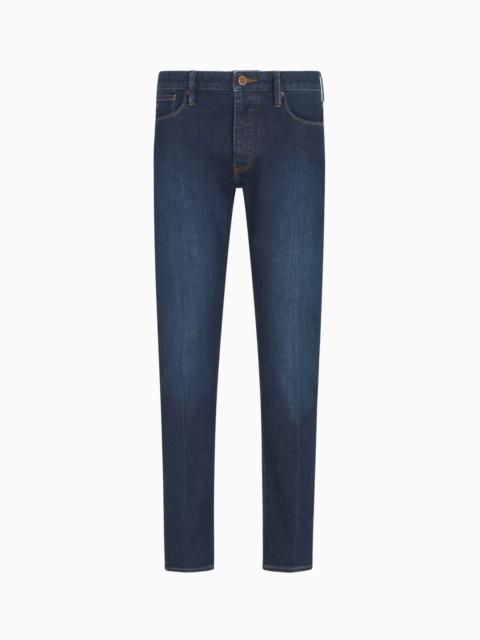J75 SLIM-FIT, RINSE-WASH COMFORT DENIM JEANS