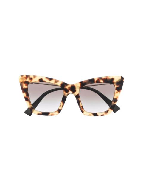 cat-eye frame gradient sunglasses